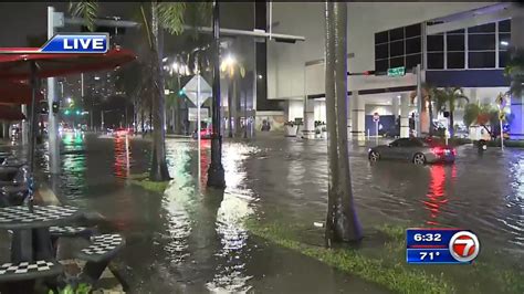 Heavy rains cause flooding in Miami; Biscayne Boulevard ramp heading east closed
